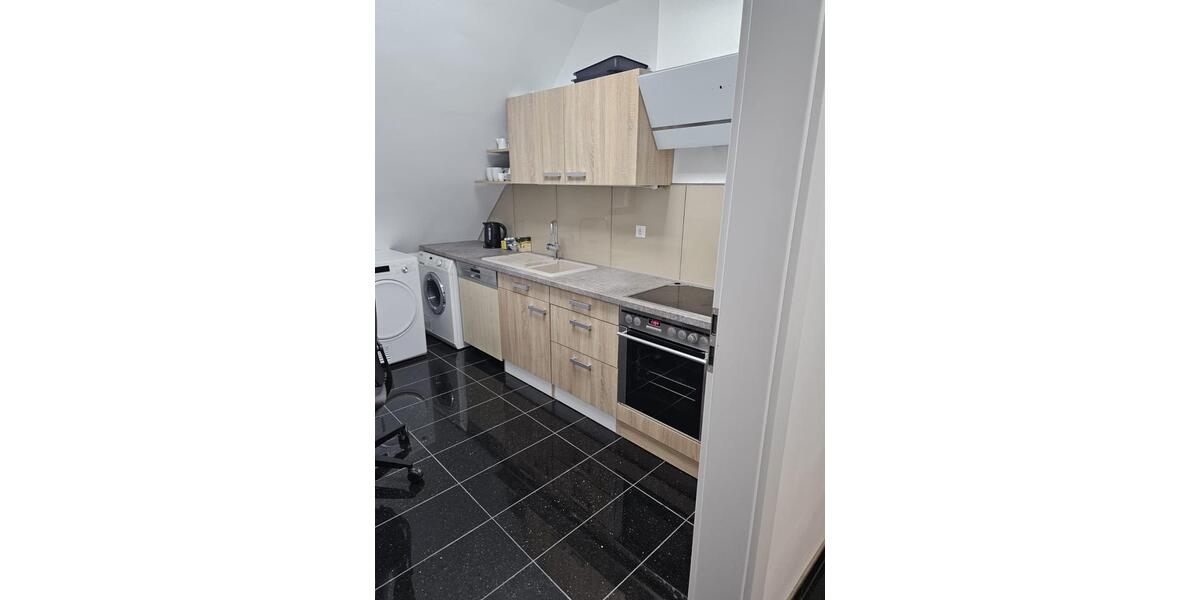 Dachgeschoßwohnung Stuttgart Feuerbach - 3 Zimmer, 65 m&sup2;, 1.200&euro; | Angebot:25547181