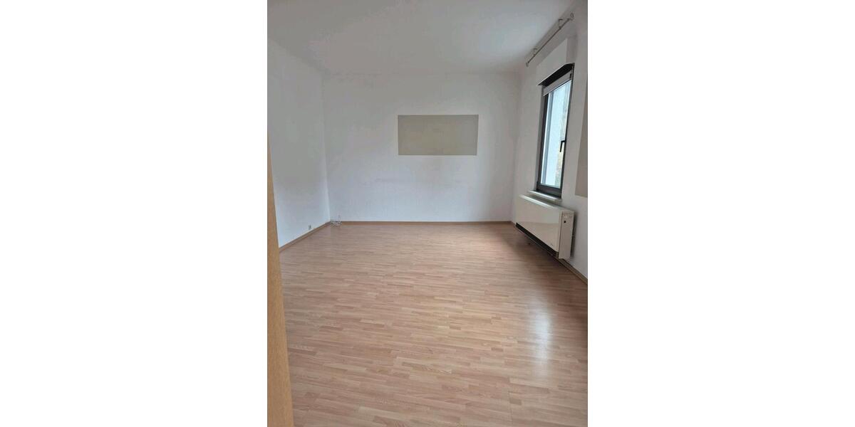 Erdgeschoßwohnung Stuttgart Luginsland - 2 Zimmer, 60 m&sup2;, 900&euro; | Angebot:25145559