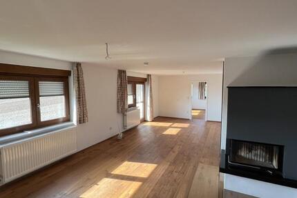 Wohnung Schwaigern - 3.5 Zimmer, 110 m&sup2;, 870&euro; | Angebot:25948447