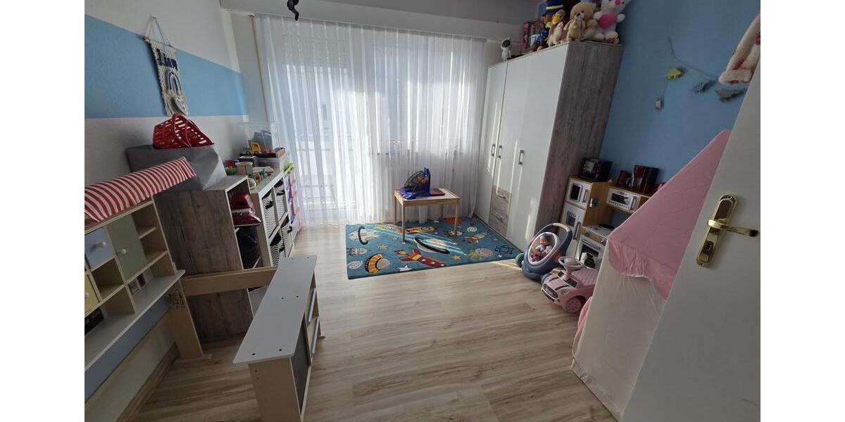 Etagenwohnung Waldenbuch - 3.5 Zimmer, 95 m&sup2;, 1.270&euro; | Angebot:25989278