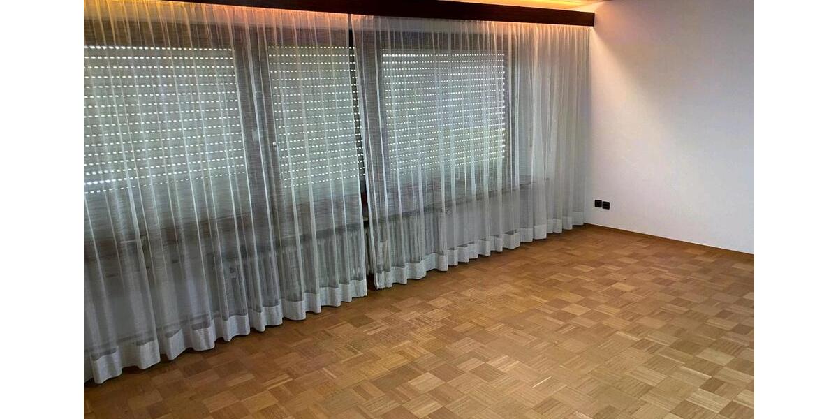 Erdgeschoßwohnung Sindelfingen - 3 Zimmer, 100 m&sup2;, 1.600&euro; | Angebot:27552461