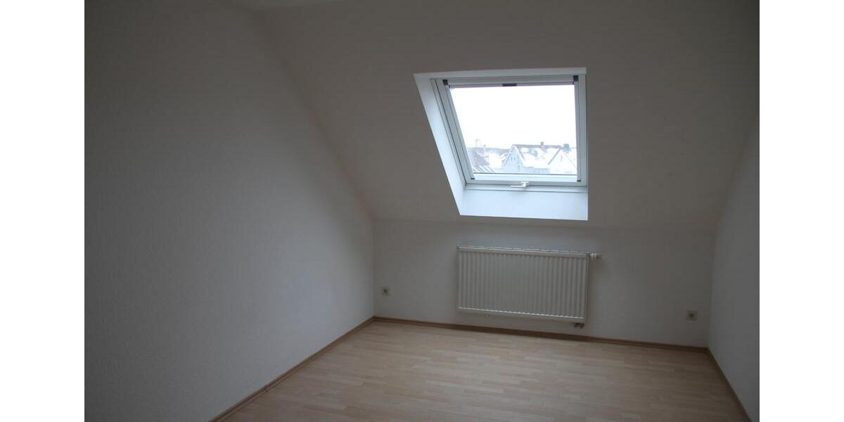 Dachgeschoßwohnung Brackenheim - 4.5 Zimmer, 97 m&sup2;, 1.150&euro; | Angebot:27580019