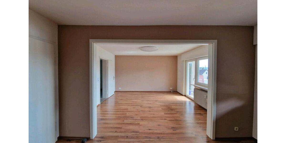 Etagenwohnung Backnang - 5 Zimmer, 160 m&sup2;, 1.950&euro; | Angebot:27553316