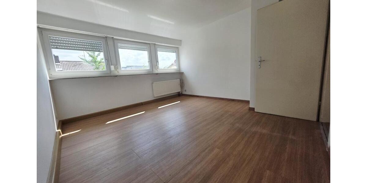 Etagenwohnung Lauffen am Neckar - 3 Zimmer, 75 m&sup2;, 990&euro; | Angebot:25862055