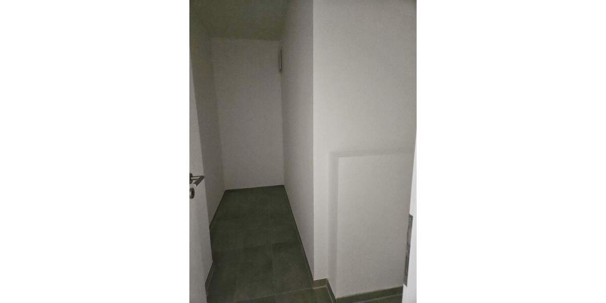 Etagenwohnung Stuttgart Untertürkheim - 3 Zimmer, 90 m&sup2;, 1.490&euro; | Angebot:25665160