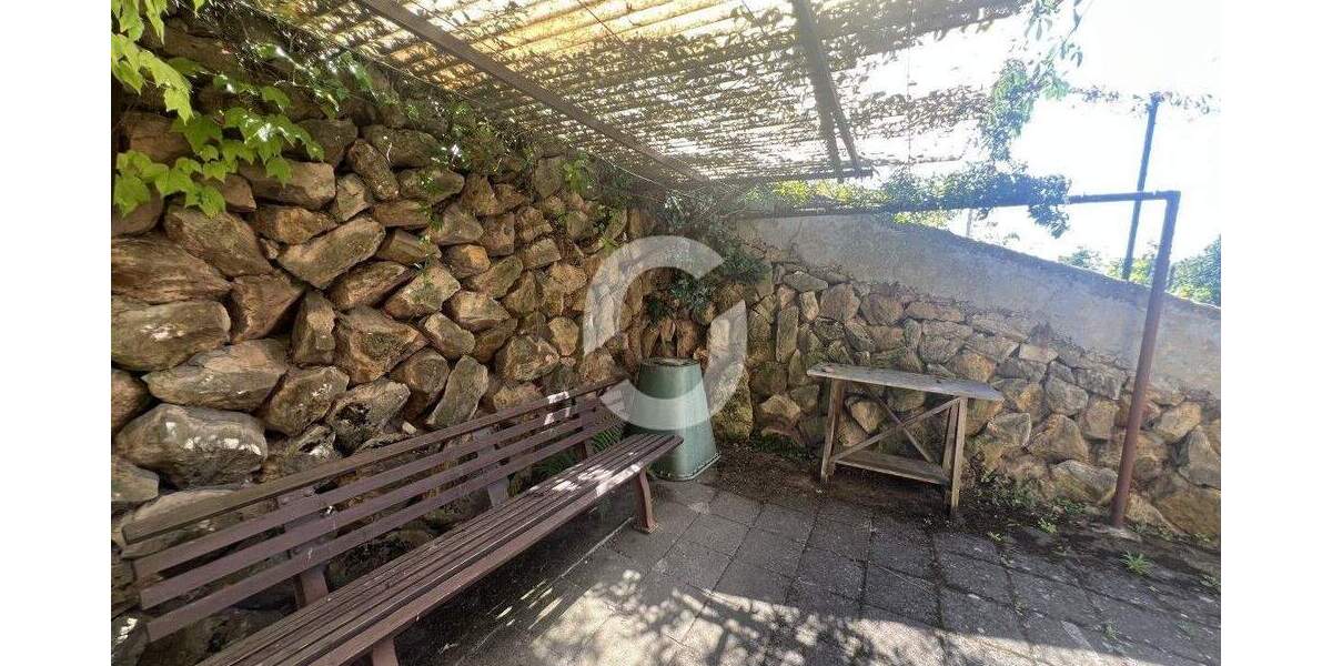 Mehrfamilienhaus, Wohnhaus Stuttgart Untertürkheim - 8 Zimmer, 206 m&sup2;, 700.000&euro; | Angebot:25743414