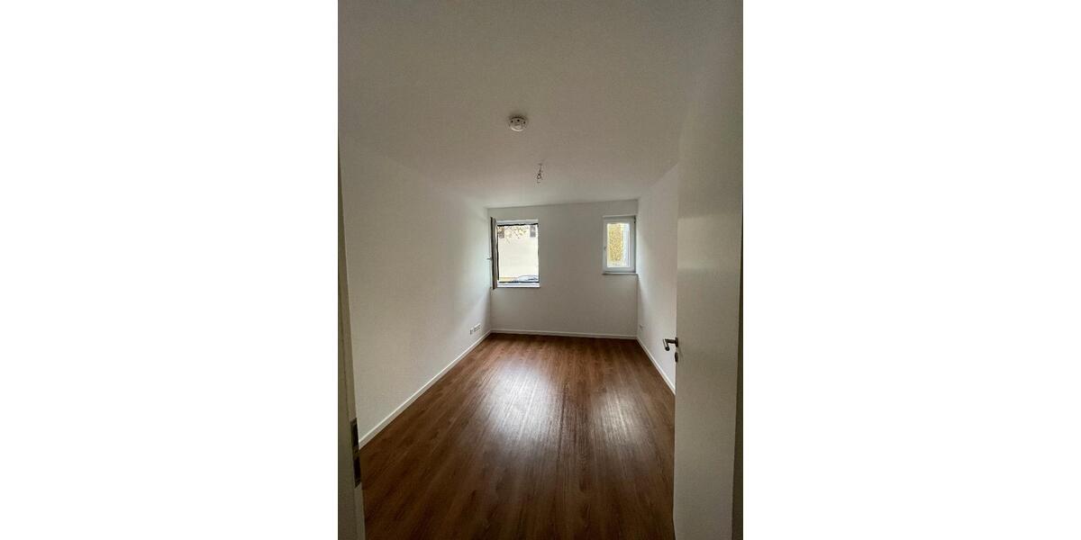 Erdgeschoßwohnung Esslingen am Neckar - 3 Zimmer, 73 m&sup2;, 1.072&euro; | Angebot:26366167