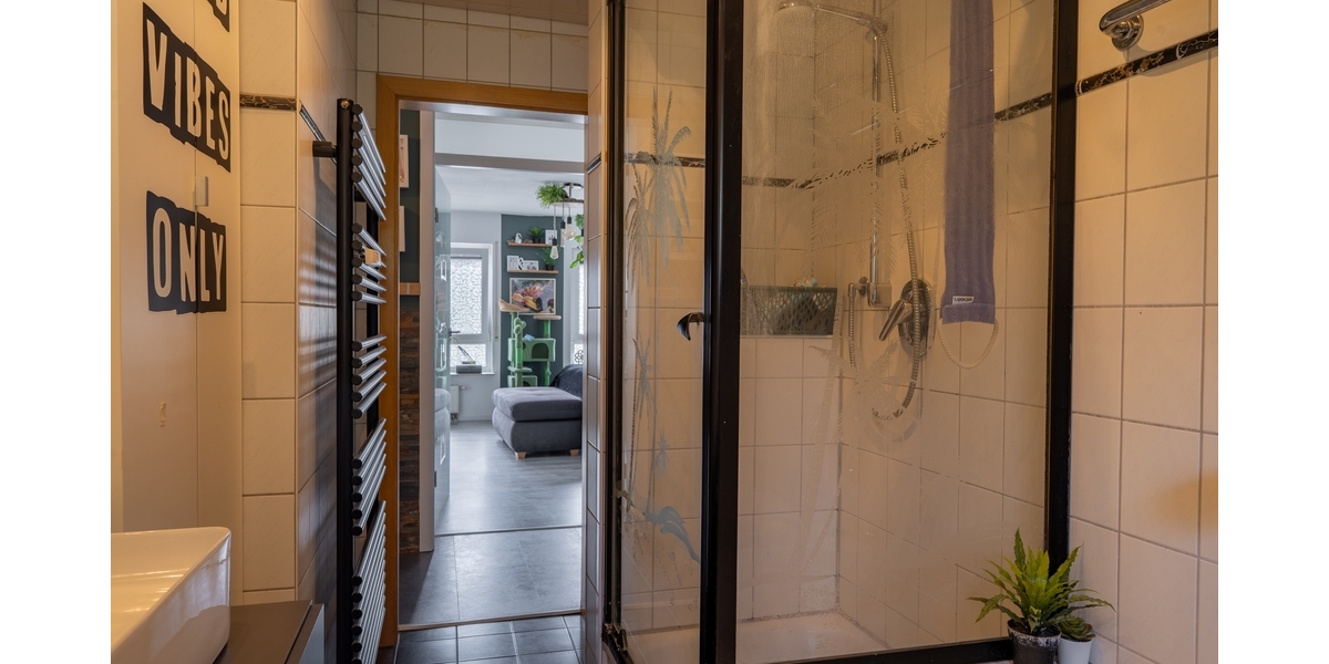 3,5 Zimmer mit großer Eckterrasse & Kamin im 3-Familienhaus - 3.5 Remshalden | Angebot:27190563