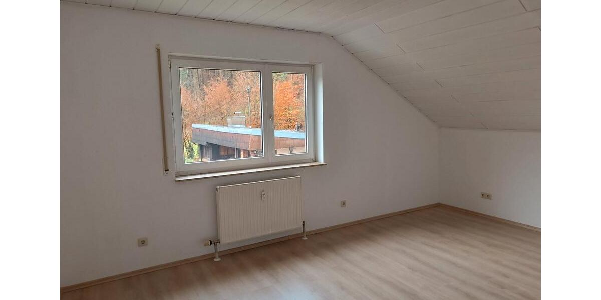 Dachgeschoßwohnung Spiegelberg - 4 Zimmer, 83 m&sup2;, 770&euro; | Angebot:27539446