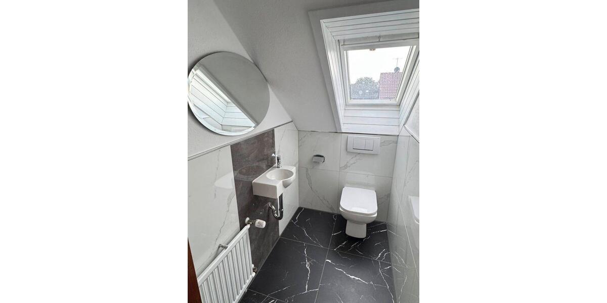 Dachgeschoßwohnung Schorndorf - 3.5 Zimmer, 100 m&sup2;, 1.100&euro; | Angebot:27568184