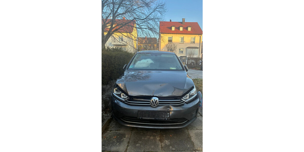 VW Golf Sportsvan 66.481 km 9.100 &euro; Stuttgart 70173