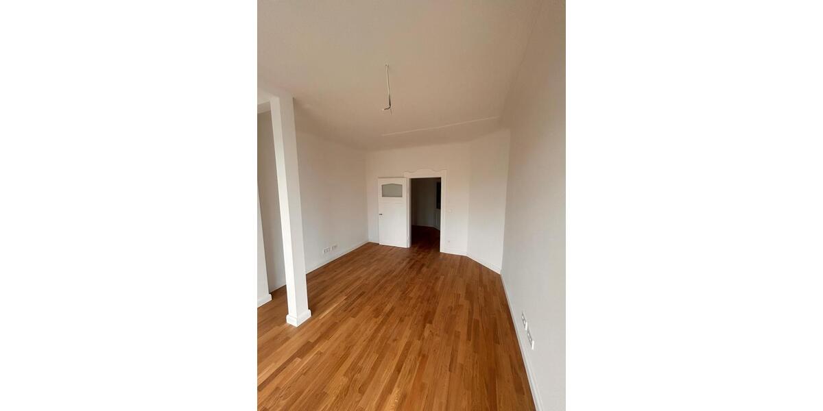 Dachgeschoßwohnung Stuttgart Bad Cannstatt - 5 Zimmer, 145 m&sup2;, 2.660&euro; | Angebot:26384372