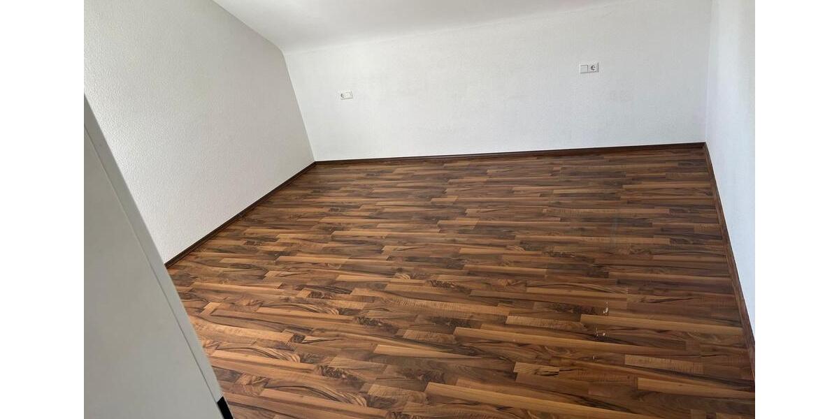 Dachgeschoßwohnung Flein - 3 Zimmer, 70 m&sup2;, 950&euro; | Angebot:25994991