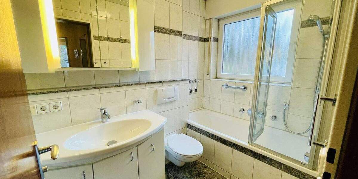 Etagenwohnung Stuttgart Feuerbach - 3 Zimmer, 95 m&sup2;, 297.000&euro; | Angebot:25821896