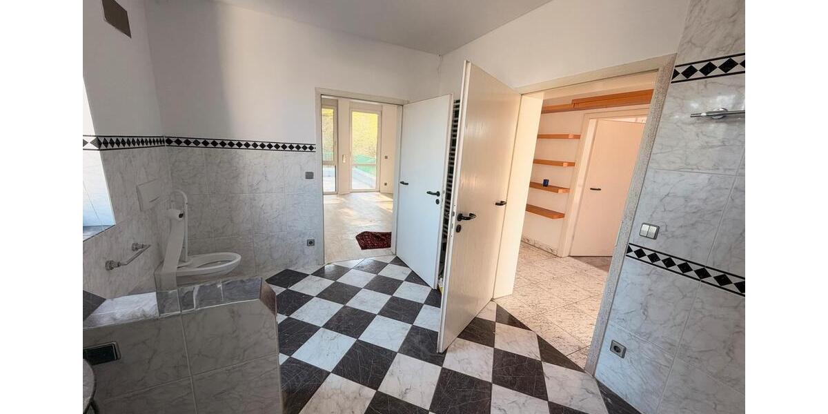 Etagenwohnung Mühlacker - 5 Zimmer, 140 m&sup2;, 1.500&euro; | Angebot:27568125