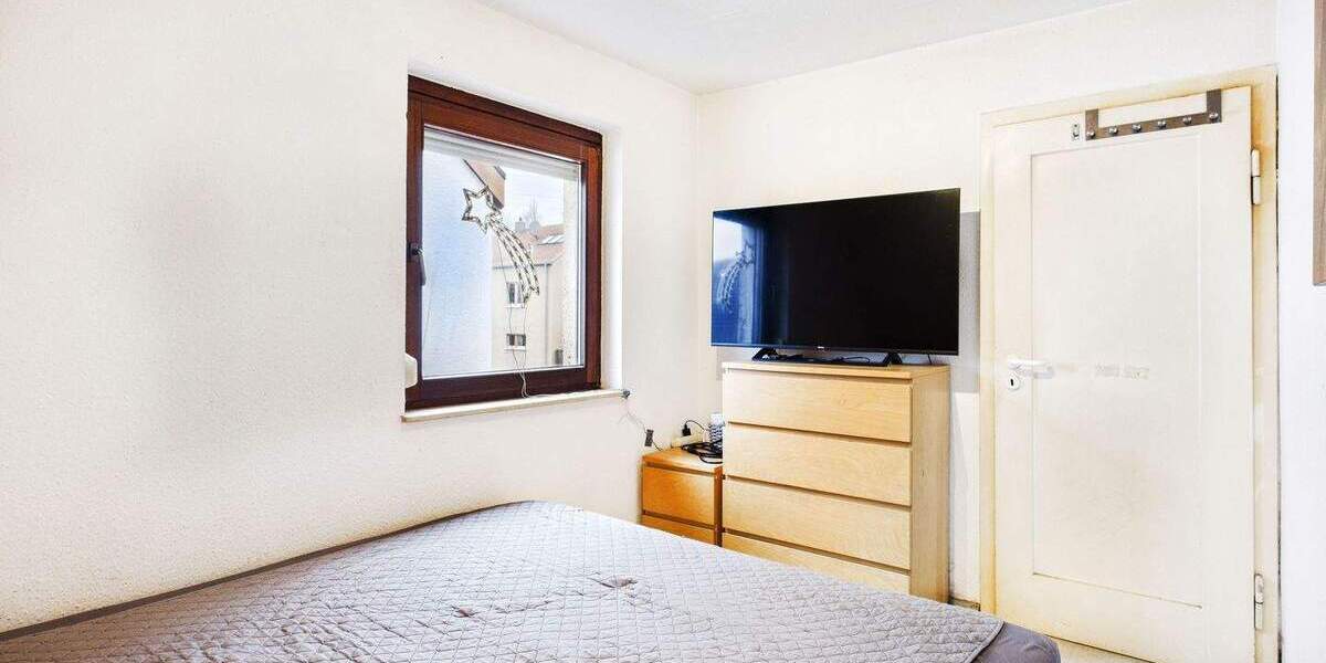 Mehrfamilienhaus, Wohnhaus Ditzingen Hirschlanden - 6 Zimmer, 127 m&sup2;, 555.000&euro; | Angebot:25771171