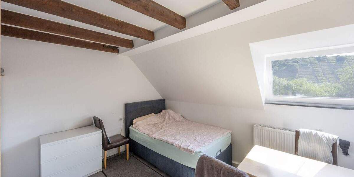 Etagenwohnung Kirchheim am Neckar - 5 Zimmer, 120 m&sup2;, 279.000&euro; | Angebot:25775327