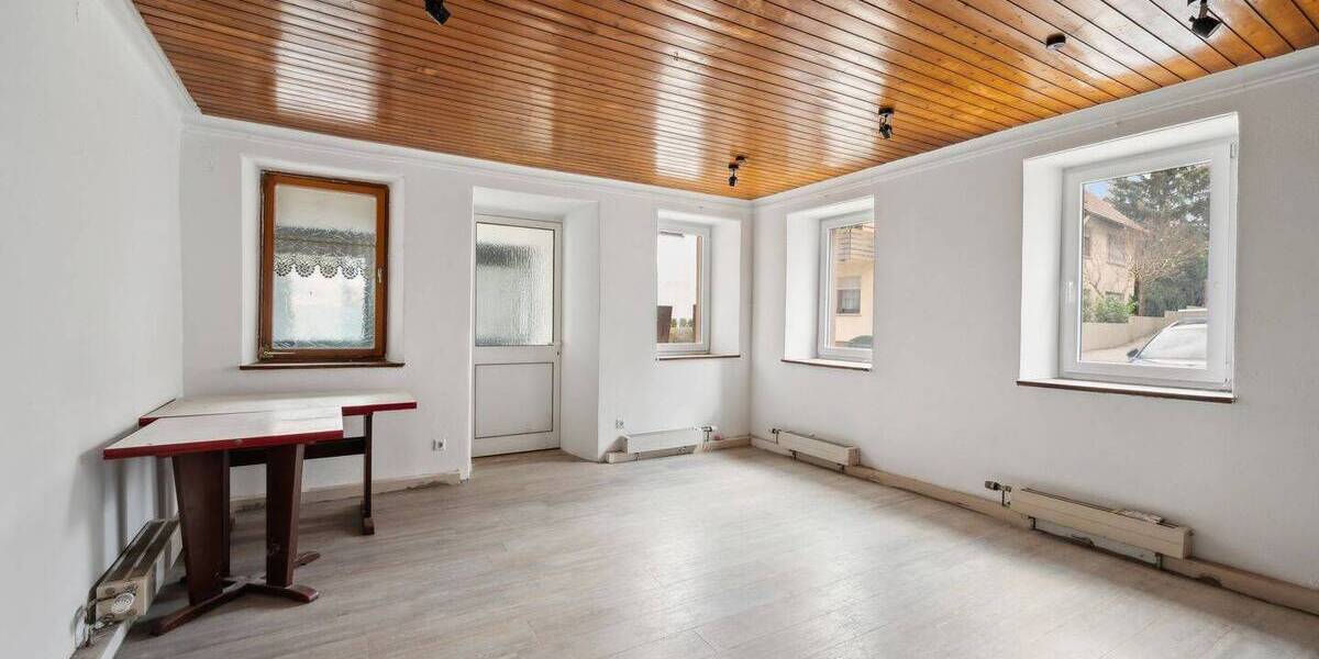 Mehrfamilienhaus, Wohnhaus Freiberg am Neckar Heutingsheim - 8 Zimmer, 219 m&sup2;, 399.000&euro; | Angebot:25704133