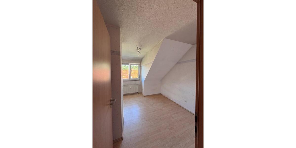 Dachgeschoßwohnung Schorndorf - 4 Zimmer, 80 m&sup2;, 255.000&euro; | Angebot:26620596