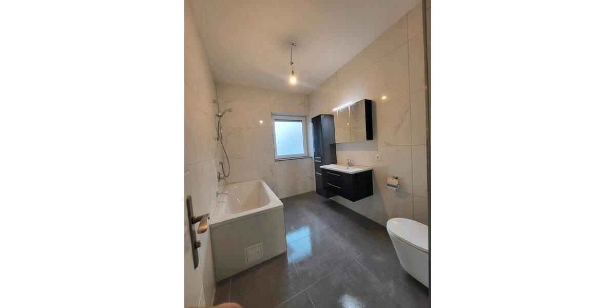 Erdgeschoßwohnung Sindelfingen - 3 Zimmer, 94 m&sup2;, 1.250&euro; | Angebot:27551814