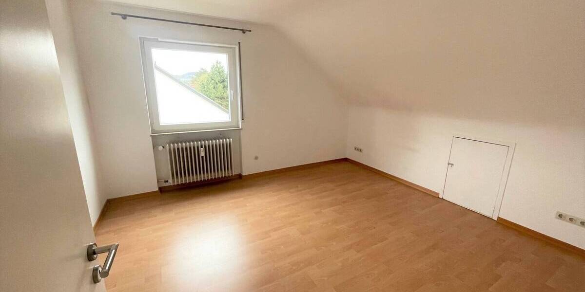 Etagenwohnung Schorndorf - 3 Zimmer, 82 m&sup2;, 299.000&euro; | Angebot:25678639