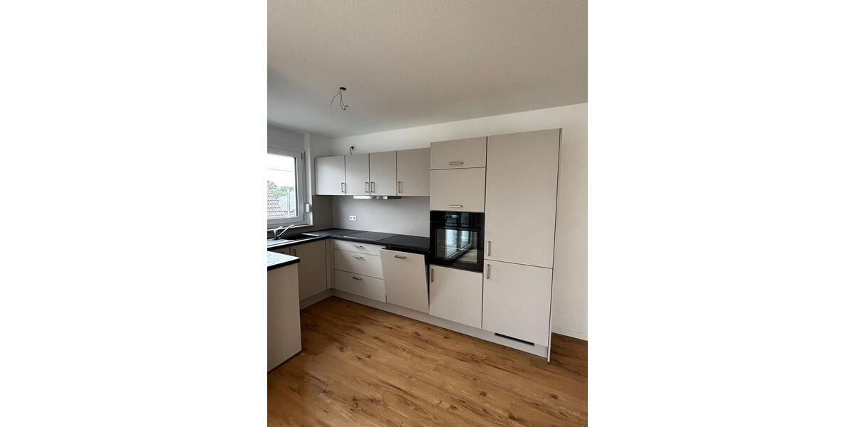 Etagenwohnung Leonberg - 3.5 Zimmer, 90 m&sup2;, 1.490&euro; | Angebot:27585985