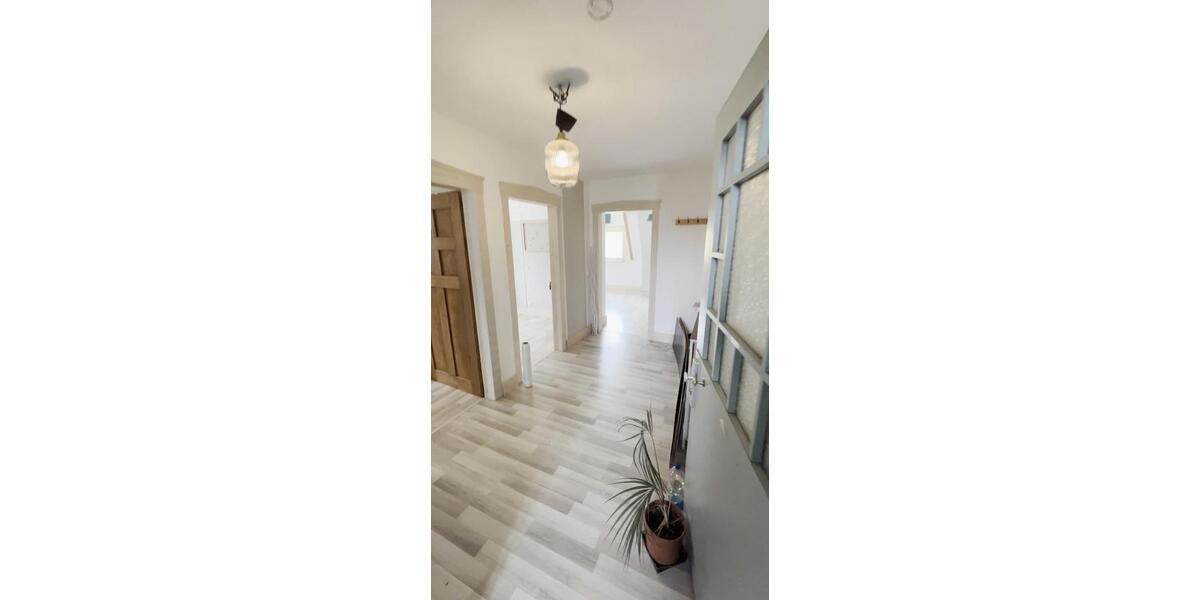 Dachgeschoßwohnung Stuttgart Bad Cannstatt - 3 Zimmer, 65 m&sup2;, 210.000&euro; | Angebot:27168316