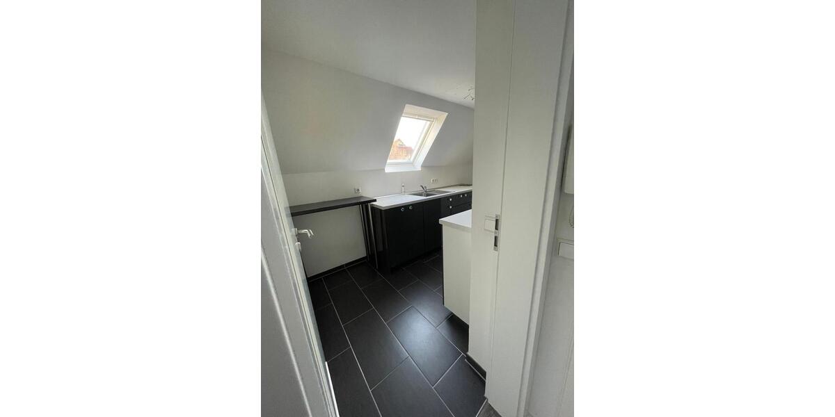 Dachgeschoßwohnung Stuttgart Bad Cannstatt - 2 Zimmer, 46 m&sup2;, 900&euro; | Angebot:24919549