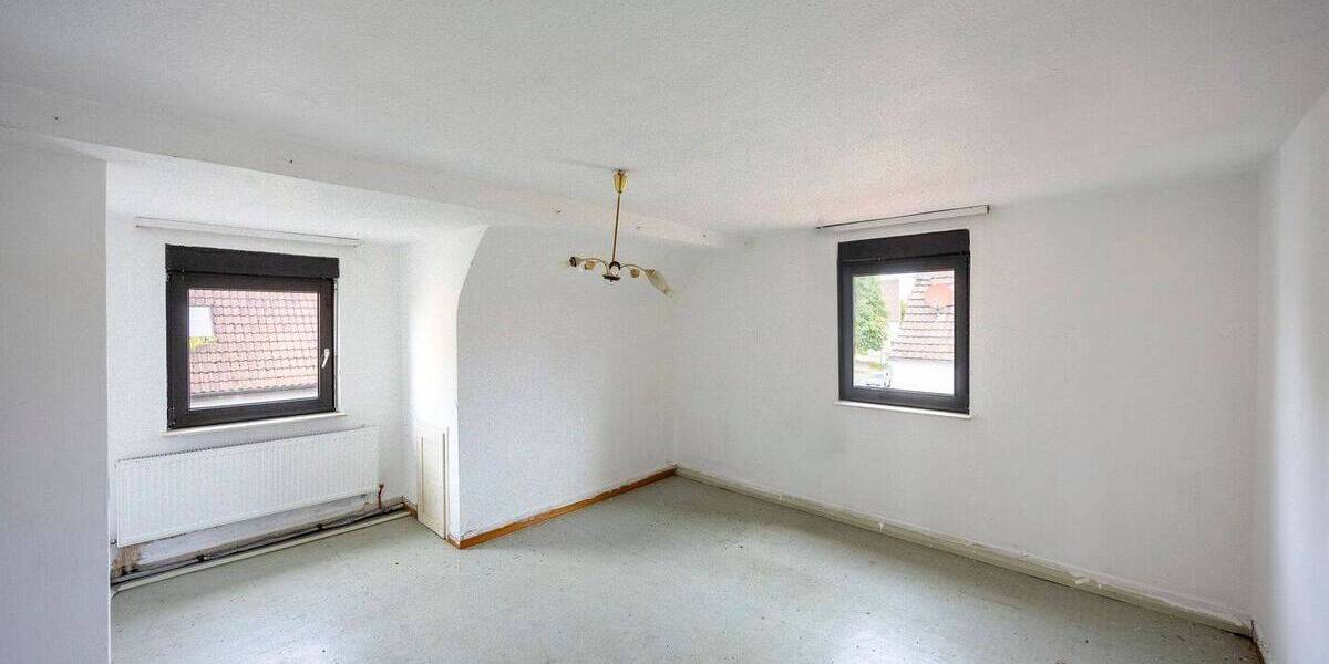 Einfamilienhaus Affalterbach - 9 Zimmer, 215 m&sup2;, 595.000&euro; | Angebot:25958524