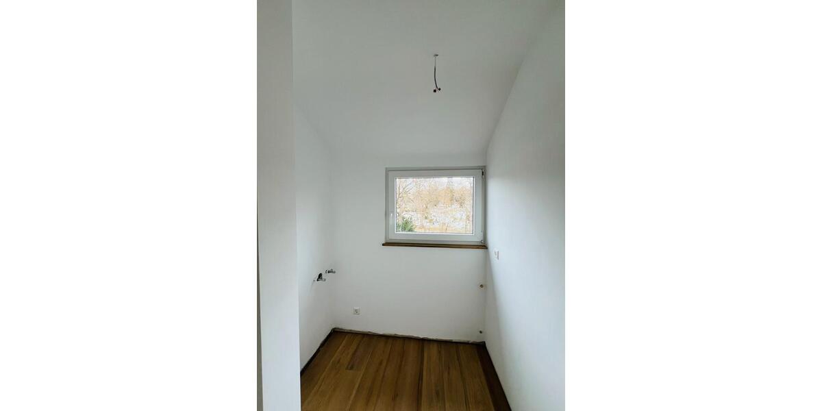Dachgeschoßwohnung Stuttgart Mühlhausen - 1 Zimmer, 24 m&sup2;, 135.000&euro; | Angebot:27166095