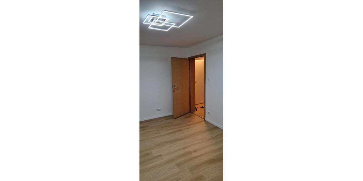 Etagenwohnung Esslingen am Neckar Pliensauvorstadt - 3 Zimmer, 70 m&sup2;, 1.300&euro; | Angebot:27565737