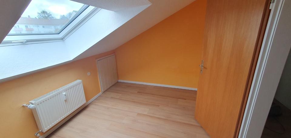 Dachgeschoßwohnung Sindelfingen Sindelfingen (Stadt) - 2 Zimmer, 61 m&sup2;, 850&euro; | Angebot:25794105