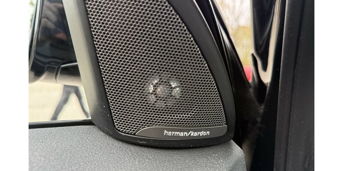 BMW X1 2.0i xDrive M Sportpaket LED,Navi,AHK* 19.000 km 33.650 &euro; Schorndorf 73614