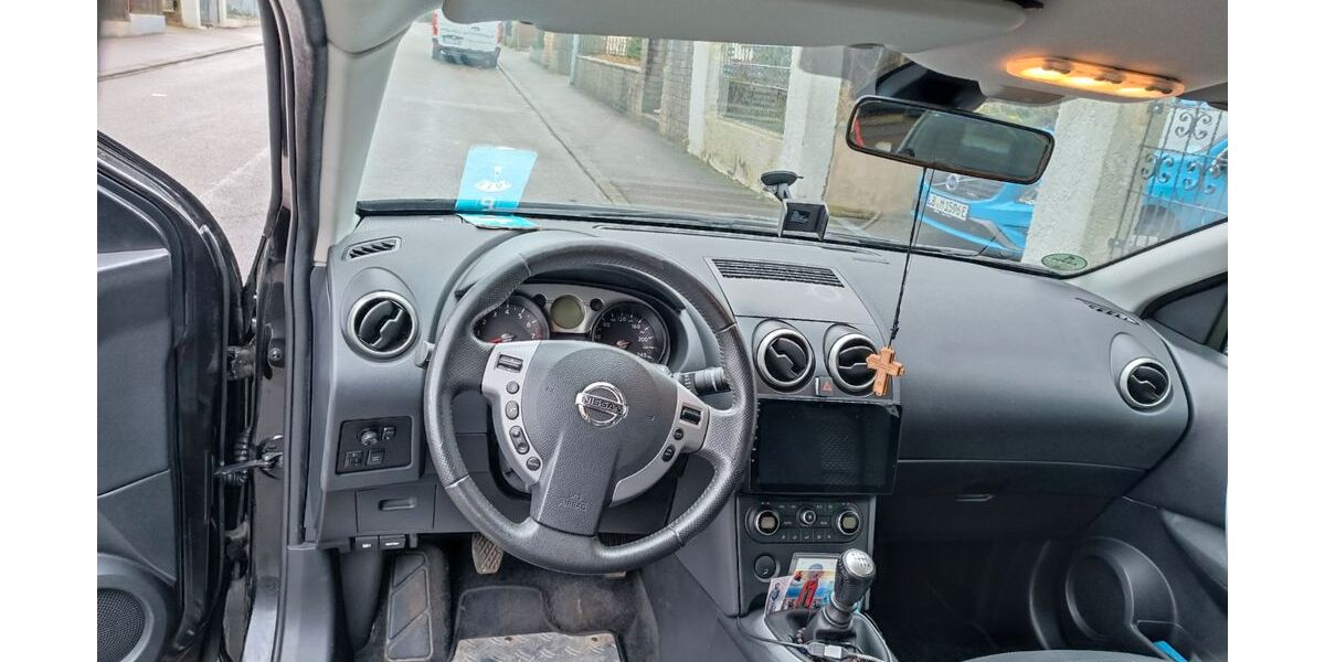 Nissan Qashqai 220.500 km 4.700 &euro; Bietigheim-Bissingen 74321