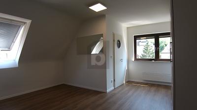 HELL UND HOCHWERTIG - GROßZÜGIG IN ESSLINGEN - Maisonettenwohnung Esslingen am Neckar Brühl | Angebot:27224430