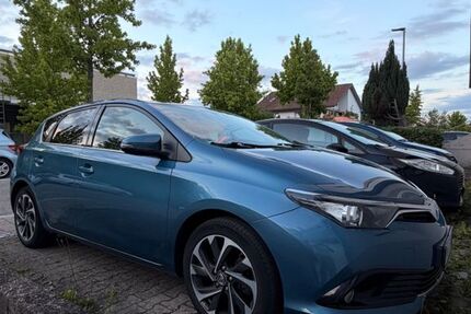 Toyota Auris 127.500 km 9.900 &euro; Abstatt 74232