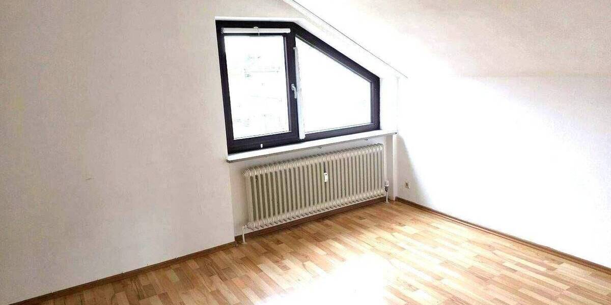 Etagenwohnung Stuttgart Bad Cannstatt - 3 Zimmer, 95 m&sup2;, 318.000&euro; | Angebot:26867183