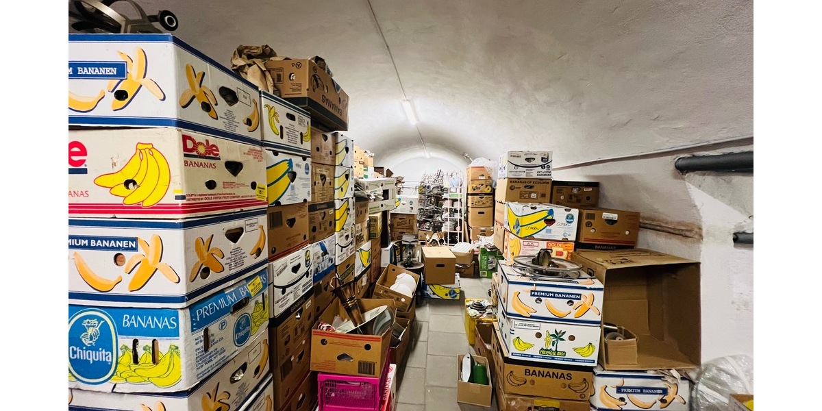 Renditestarke Kapitalanlage in Stuttgart-West: Gewerbeeinheit mit großem Gewölbekeller - Gewerbeobjekt Stuttgart-West West | Angebot:25546918