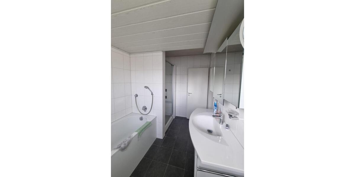 Dachgeschoßwohnung Denkendorf - 3.5 Zimmer, 95 m&sup2;, 1.320&euro; | Angebot:27587633