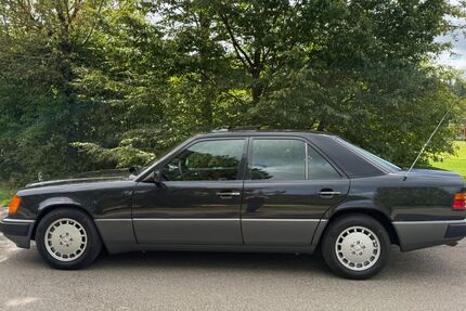 Mercedes-Benz 260 138.100 km 16.500 &euro; Leonberg 71229