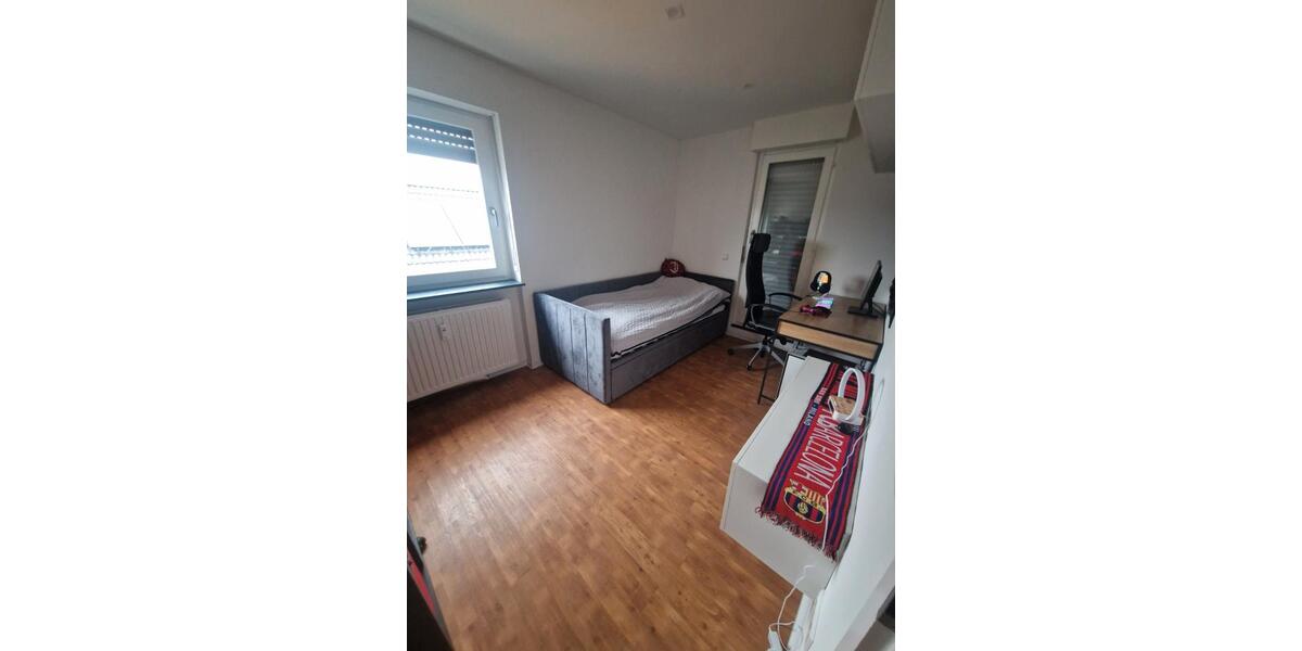 Dachgeschoßwohnung Tiefenbronn - 3 Zimmer, 75 m&sup2;, 269.000&euro; | Angebot:26032041