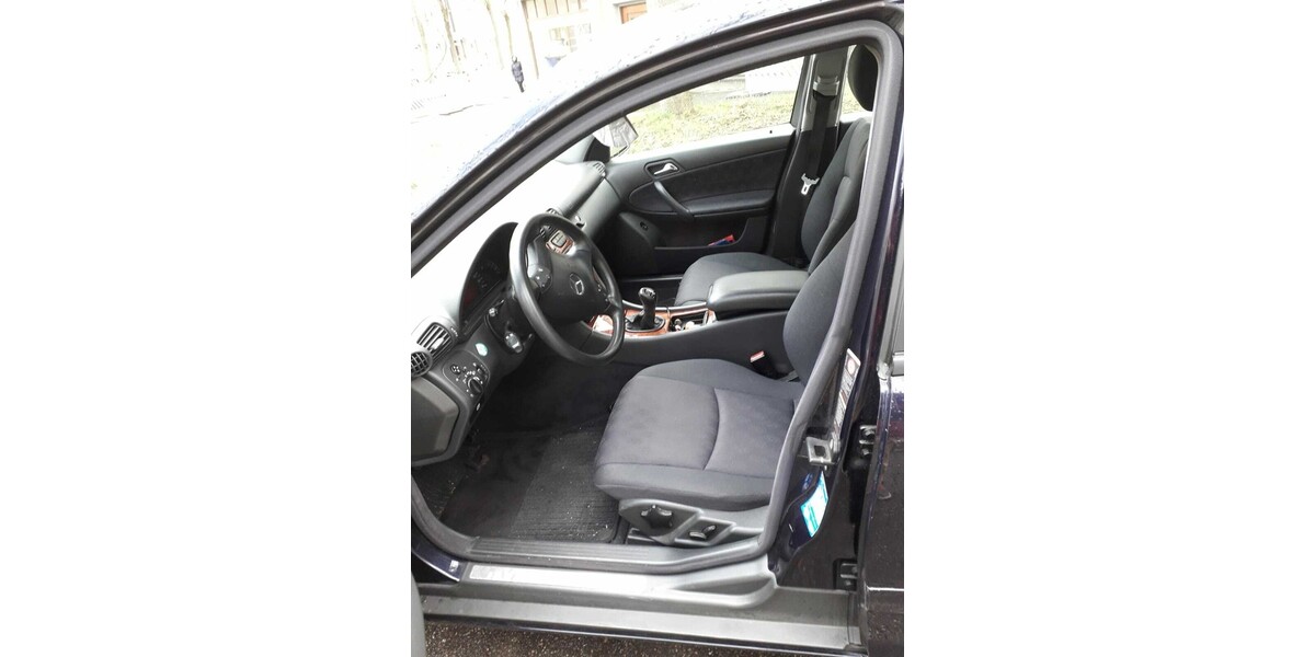 Mercedes-Benz C-Klasse 155.581 km 3.700 &euro; Böblingen 71032