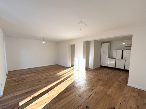 Erdgeschoßwohnung Sindelfingen - 2 Zimmer, 73 m&sup2;, 1.135&euro; | Angebot:24400065