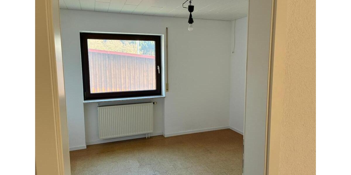 Dachgeschoßwohnung Sulzbach an der Murr - 3.5 Zimmer, 90 m&sup2;, 780&euro; | Angebot:24805980