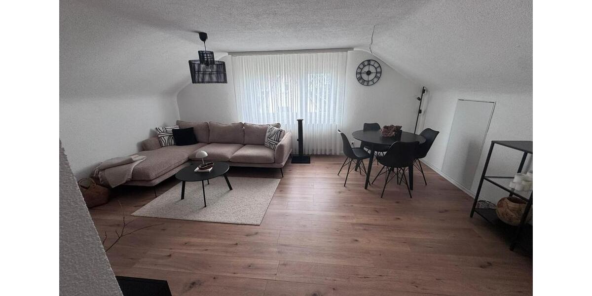 Dachgeschoßwohnung Fellbach Oeffingen - 3 Zimmer, 60 m&sup2;, 900&euro; | Angebot:27564797