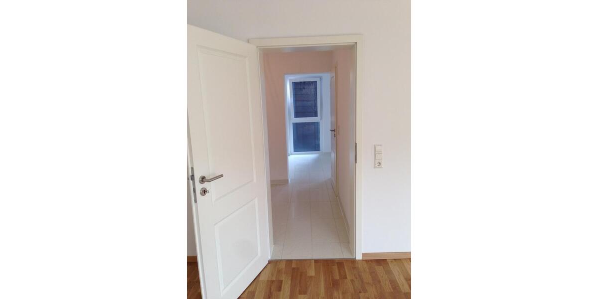 Etagenwohnung Stuttgart Botnang - 3 Zimmer, 89 m&sup2;, 1.300&euro; | Angebot:25855229