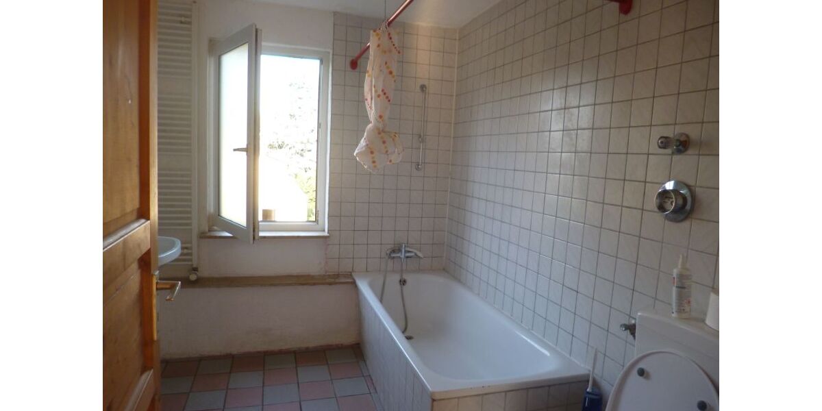 Gemütliche Dachgeschosswohnung für eine oder 2 Personen im Zentrum von Feuerbach - 2- Stuttgart Feuerbach | Angebot:27192698