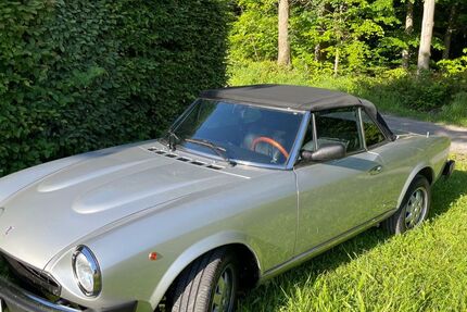 Fiat 124 Spider 111.200 km 27.000 &euro; Wüstenrot 71543