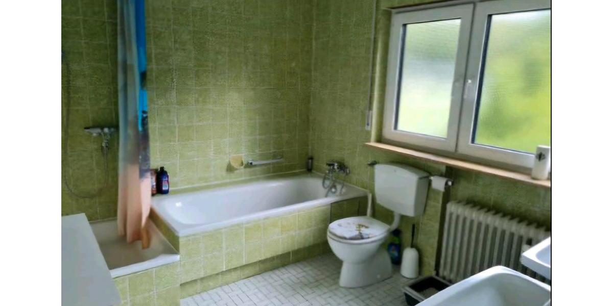 Etagenwohnung Sachsenheim - 5.5 Zimmer, 147 m&sup2;, 1.390&euro; | Angebot:27570568