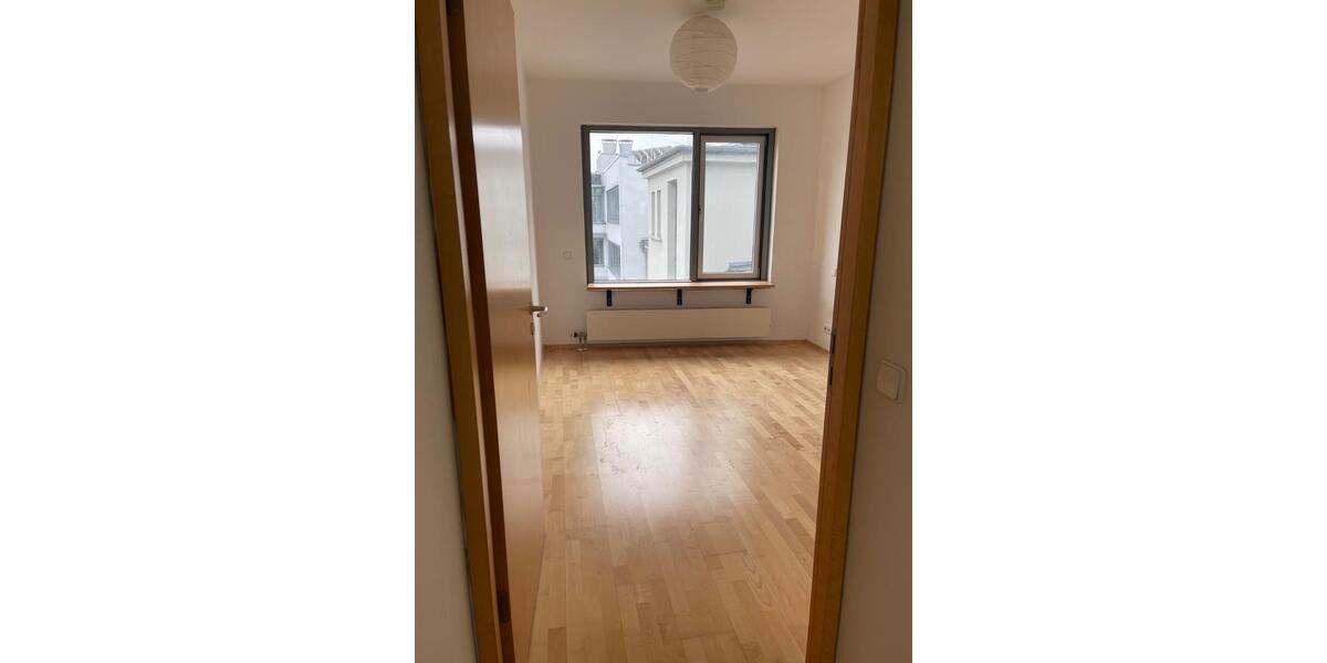 Etagenwohnung Stuttgart Stuttgart-Nord - 2 Zimmer, 81 m&sup2;, 1.500&euro; | Angebot:25145570